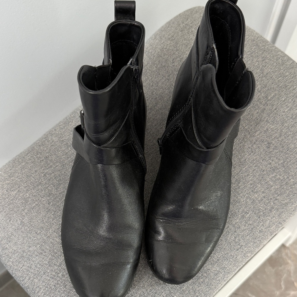 Ecco, ladies Black Leather Ankle Boots